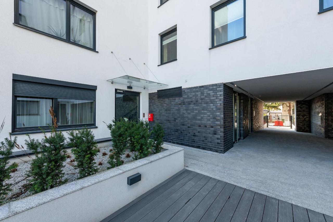 P&O Apartments Aleja Krakowska Warsaw Ngoại thất bức ảnh